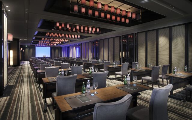 Sofitel Philippine Plaza