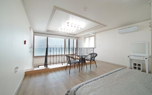 Yeongdeok Etermo Pension