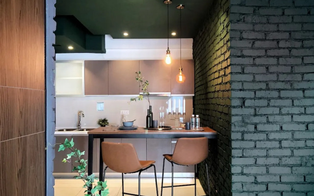 Wong's Homestay at Regalia Residence