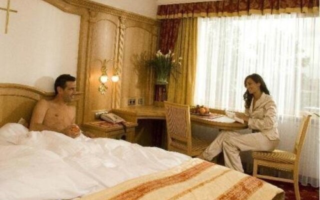 Lakeside Motor Lodge