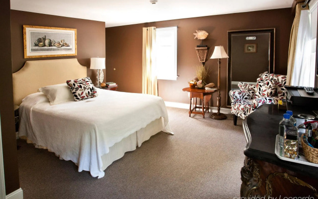 The Roger Sherman Inn