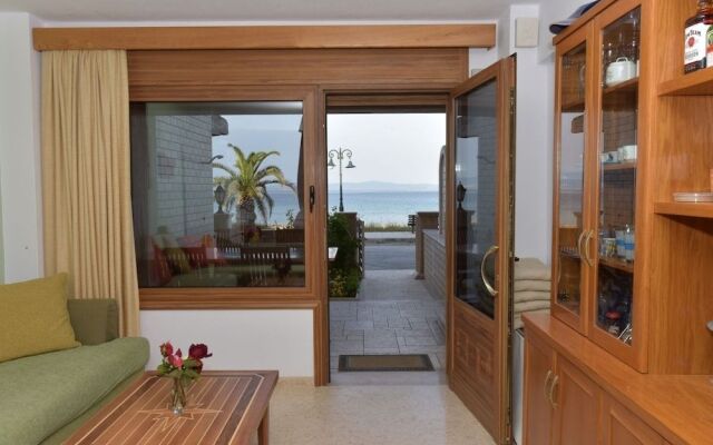 Camellia House Seafront - Nea Potidea