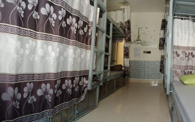 Europe Town Hostel & Bar - Adults Only