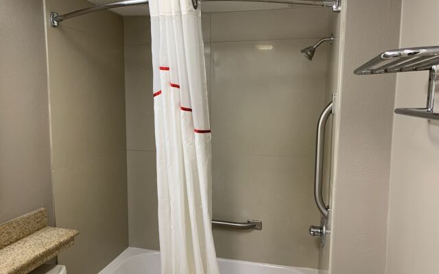 Red Roof Inn & Suites Vineland - Buena