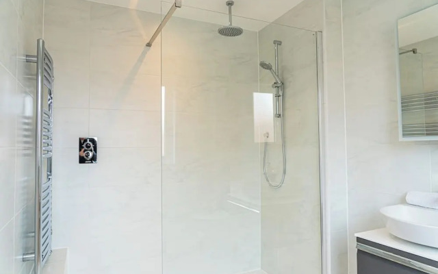 3 Bedroom 3.5 Bathroom House Chichester