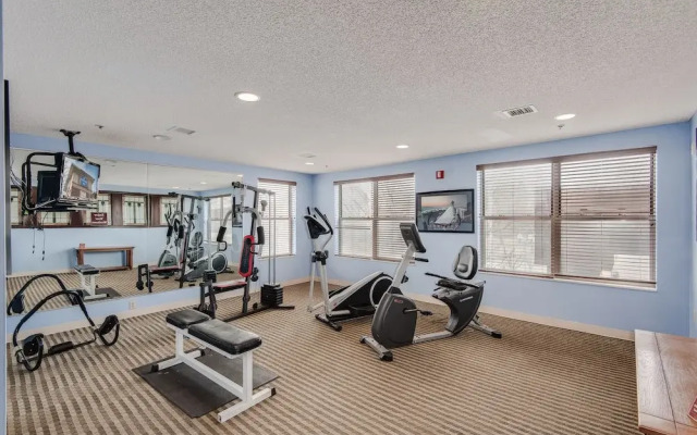 Norwood Inn & Suites