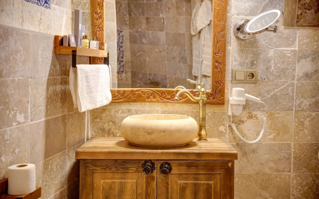 Nar-I Ask Cave Hotel