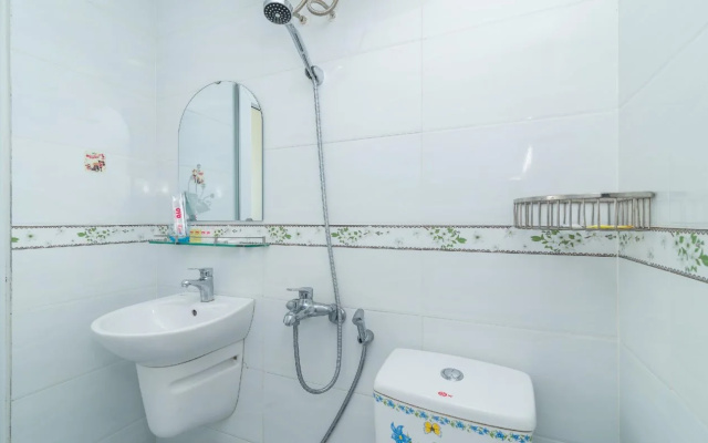 Quoc Vinh Hotel & Apartment