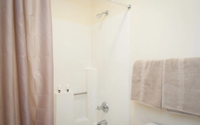 Oakwood at La Jolla Crossroads