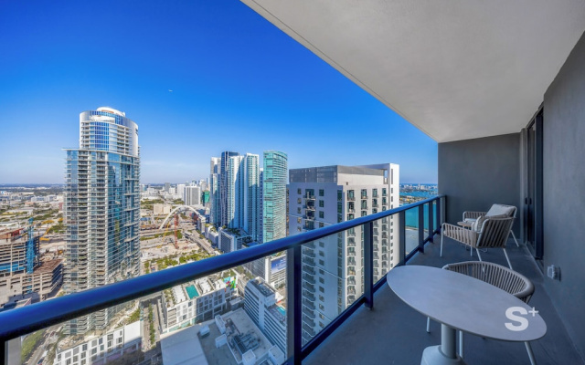 2-BD Condo in - Skyline & Ocean Views