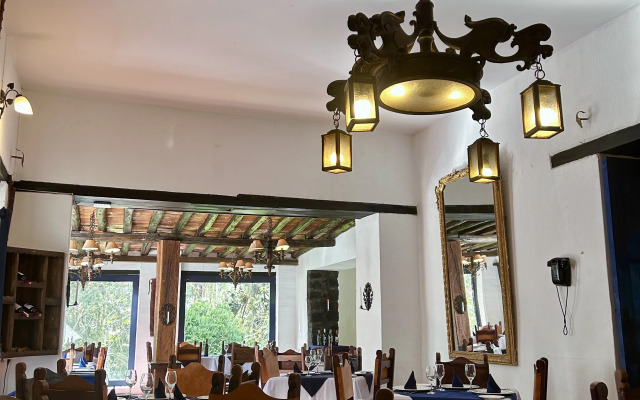 Hosteria Hacienda Pinsaqui