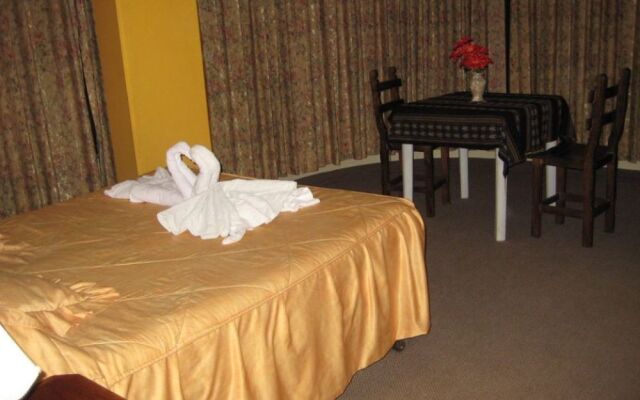 The Real House-Hostel