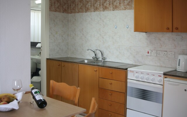 Chrielka Hotel Apartments