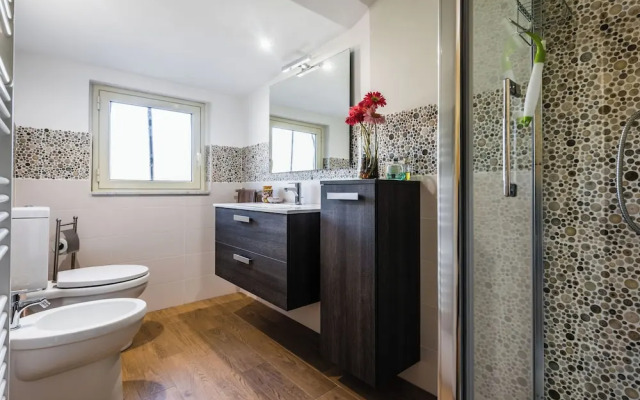 Golden Park Apartment with Terrace