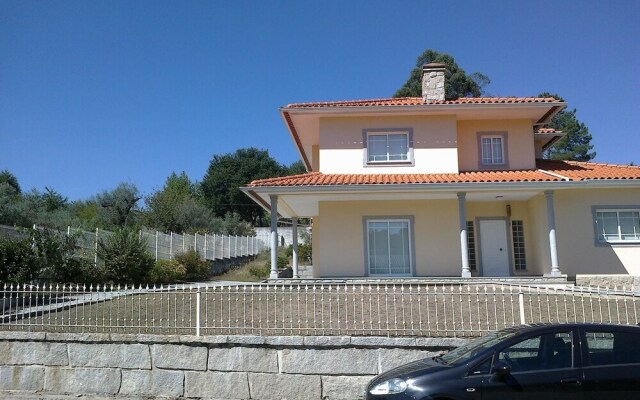 3 Bedroom House in Viseu, With Wonderful Mountain View and Garden 60 k