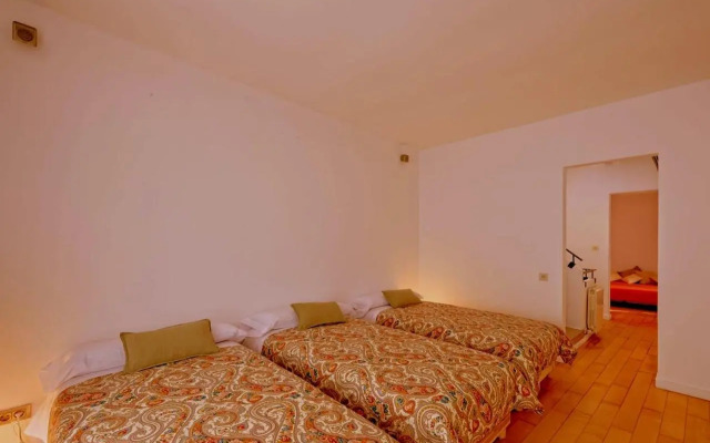 Casa de Pueblo junto Barcelona Centro