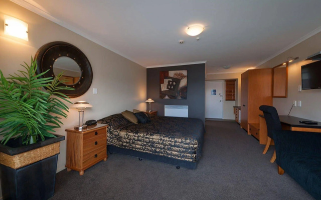 Picton Beachcomber Inn