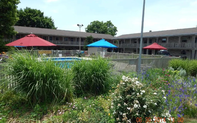 White Rose Motel - Hershey