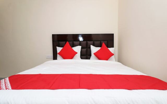 OYO 22621 The Pal's Inn