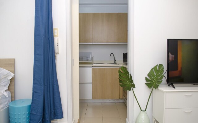 Stylish Apartment at BGC