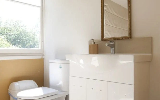 Lowena Cafe and Accommodation