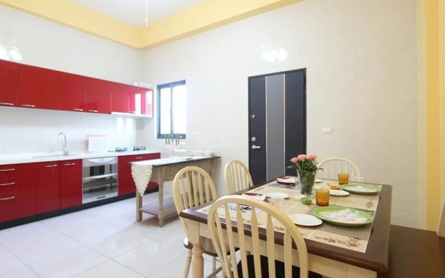 Orange Cat Hostel