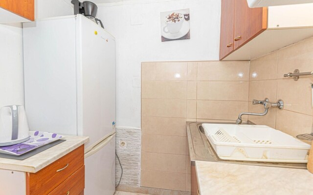 Nice Apartment in Grebastica With Wifi and 2 Bedrooms