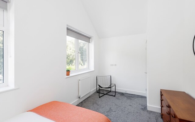 Beautiful Apartment in Central Neighbourhood