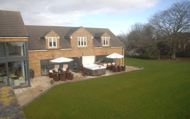 Woodhouse Farm Lodge