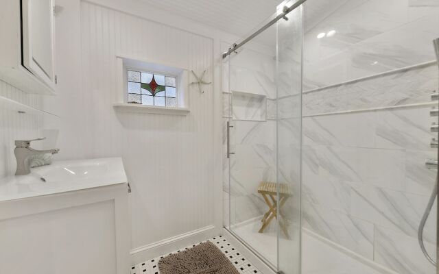 Carroll House Cottages