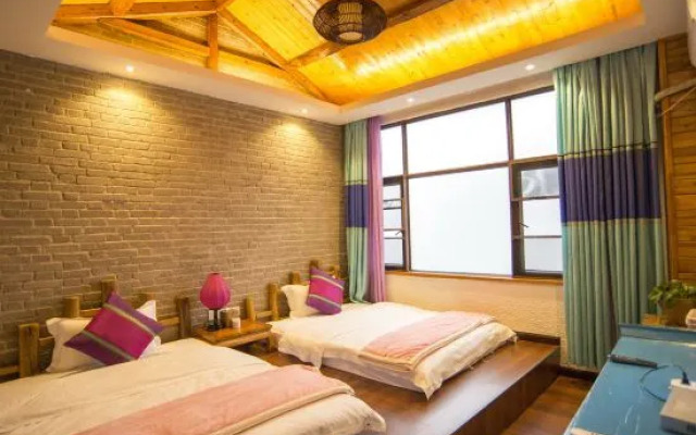 Huayutang Renwen Inn