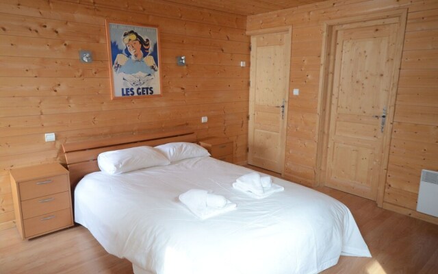 Cozy Chalet in Les Gets with Sauna