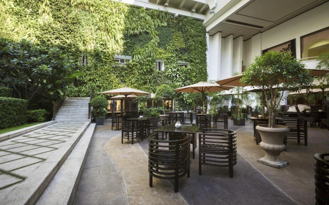 Rex Hotel