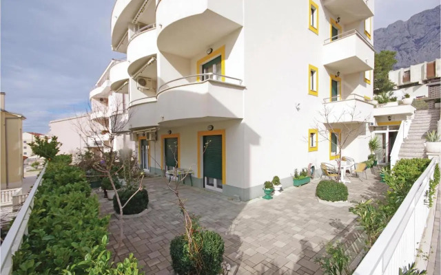 Apartment Makarska with Sea View 01