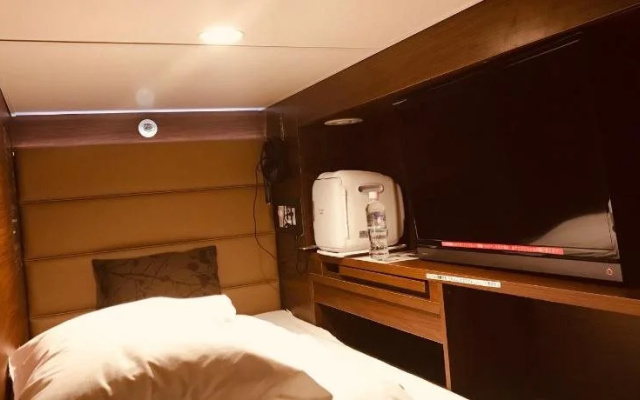 Sauna & Capsule AMZA (mens only) – Guest Rooms – Osaka