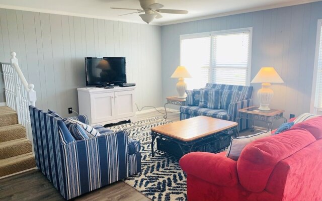 J Chalet - 4 Br Home