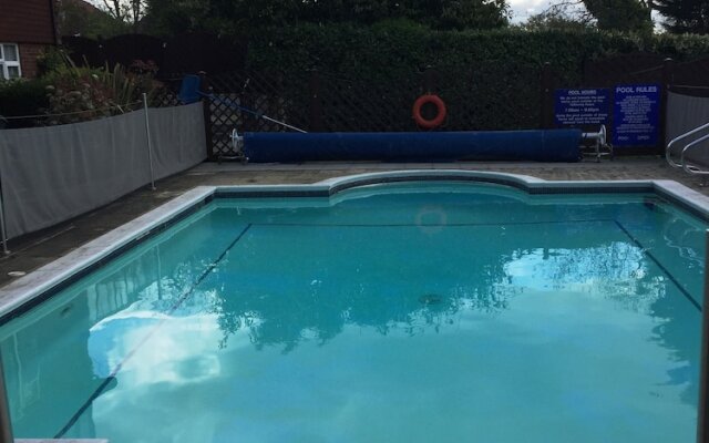 The Royal Chace Hotel