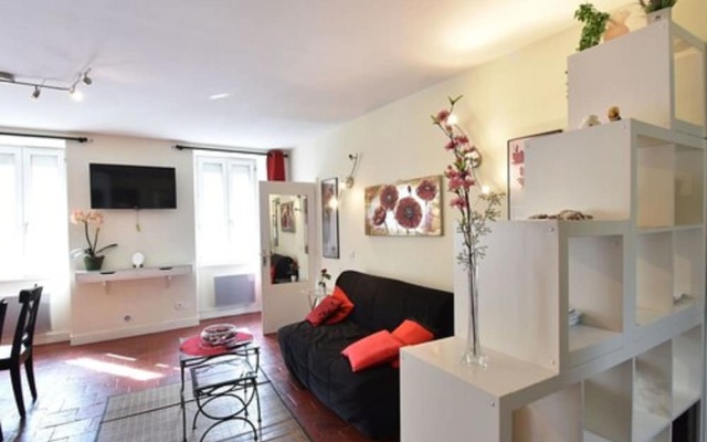Lovely Apartment in Bayeux With Courtyard & Heating