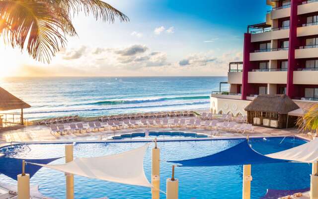 Crown Paradise Club Cancun All Inclusive