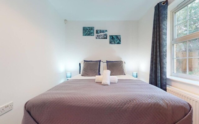 Stunning 2-bed Apartment in Grays