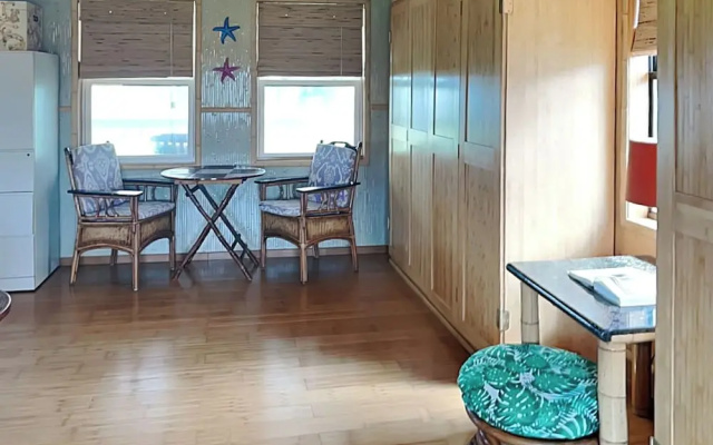 Beachside Tiki Hut by Ryson Vacation Rentals