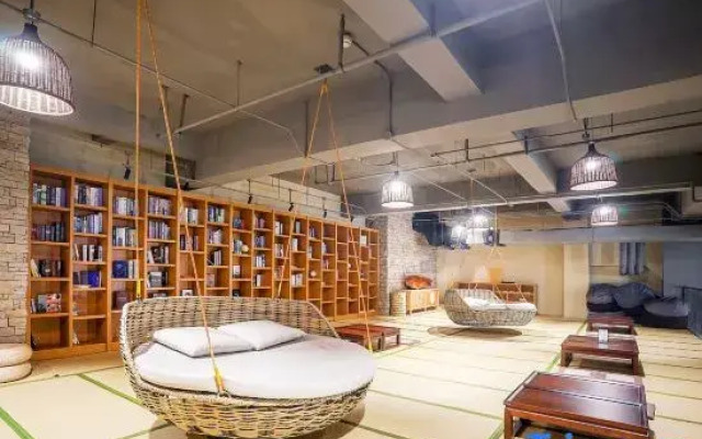 Shuimu City Hot Spring Holiday Hotel