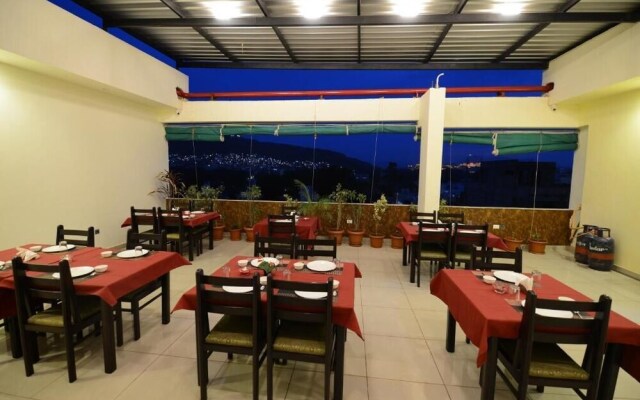 Hotel Sanobar