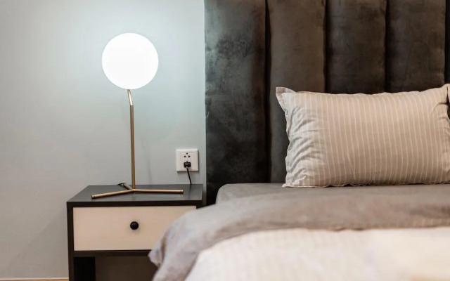 Homefromhome Skylake Apartment