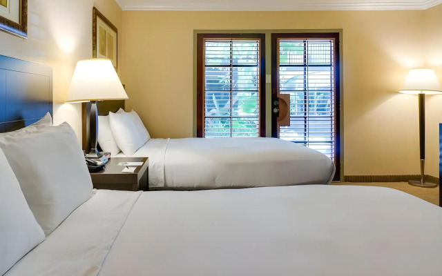 Buena Park Grand Hotel & Suites