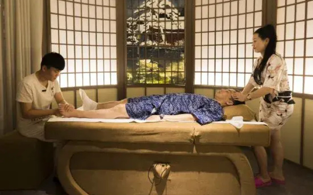 Splendent Holiday Hotel