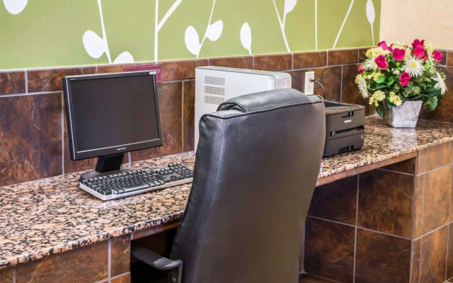 Sleep Inn & Suites at Six Flags