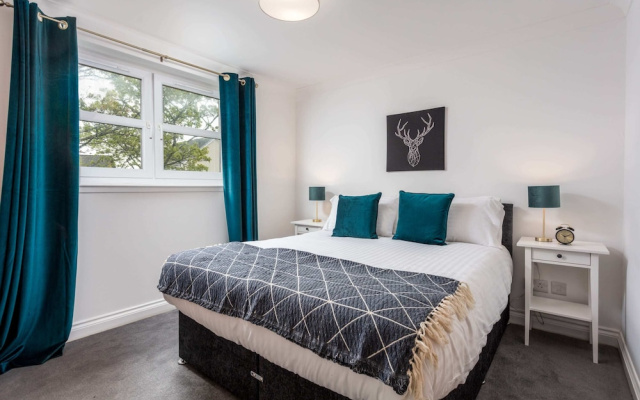 Elms Way - Donnini Apartments