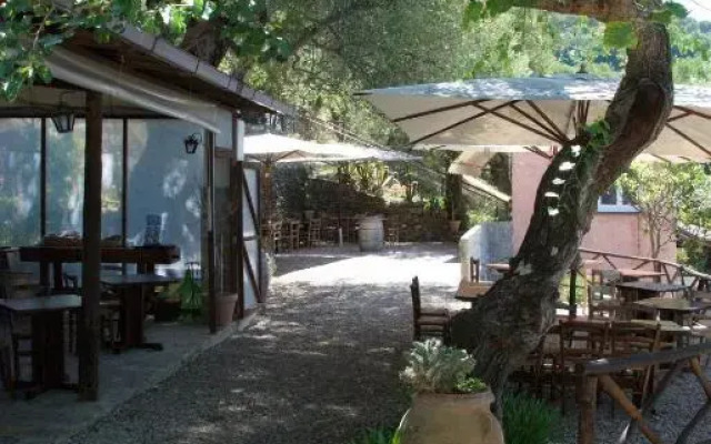 Santo Mercurio Country House