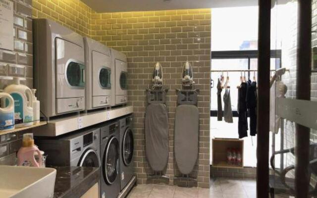 Chongqing Jinchuan Hotel